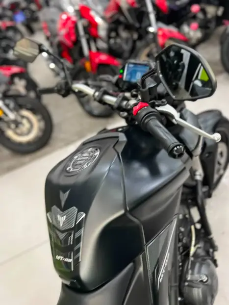 YAMAHA MT-03 300 ABS, Foto 5