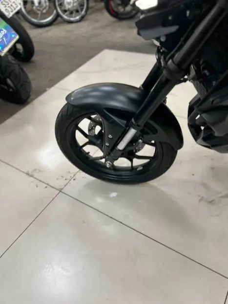 YAMAHA MT-03 300 ABS, Foto 10