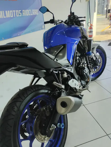 YAMAHA MT-03 300 ABS, Foto 8