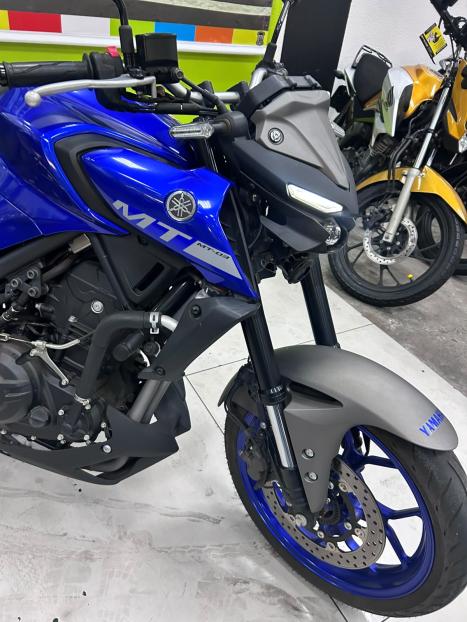 YAMAHA MT-03 300 ABS, Foto 2