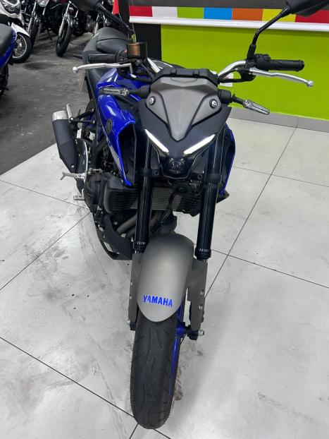 YAMAHA MT-03 300 ABS, Foto 4