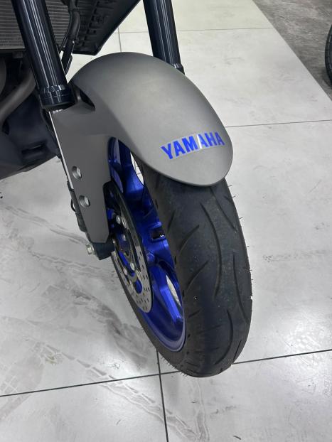 YAMAHA MT-03 300 ABS, Foto 6