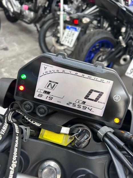 YAMAHA MT-03 300 ABS, Foto 7