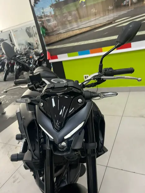 YAMAHA MT-03 300 ABS, Foto 7