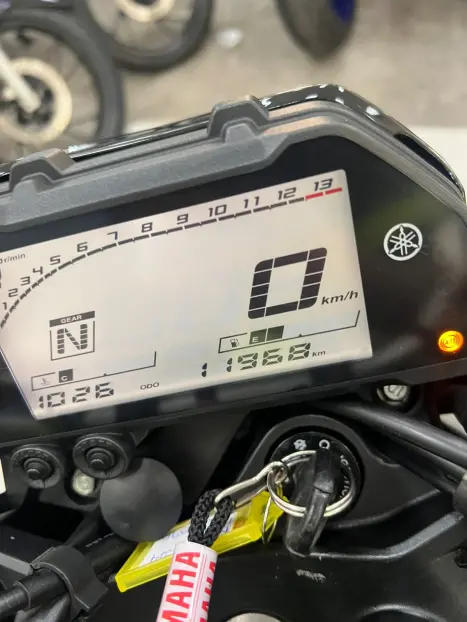 YAMAHA MT-03 300 ABS, Foto 8
