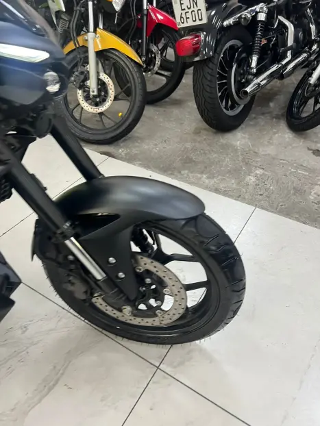 YAMAHA MT-03 300 ABS, Foto 9