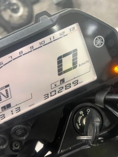 YAMAHA MT-03 300 ABS, Foto 7