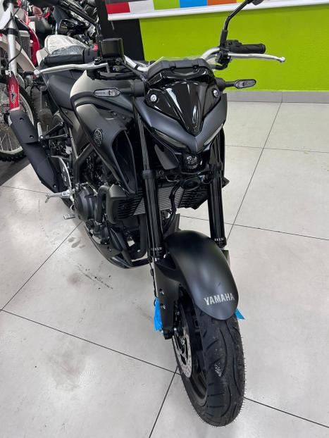 YAMAHA MT-03 300 ABS, Foto 6