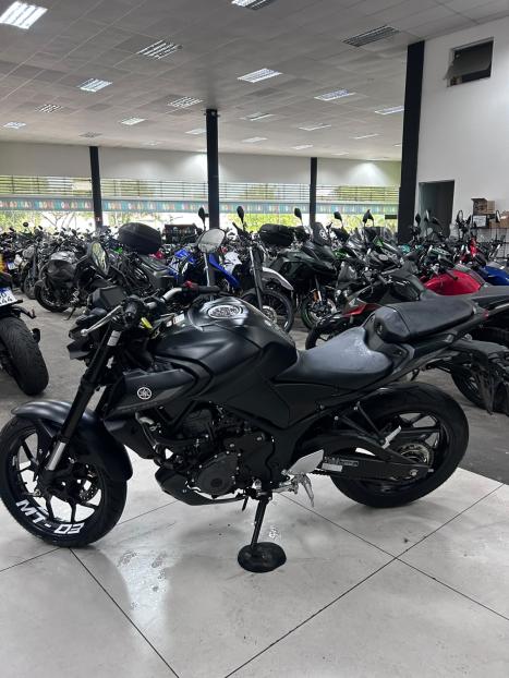 YAMAHA MT-03 300 ABS, Foto 5