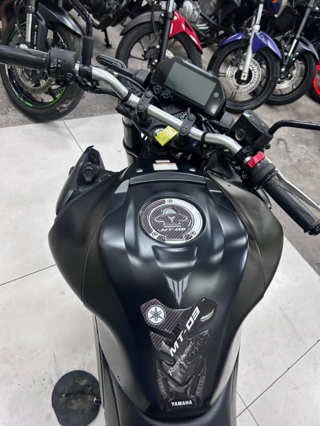 YAMAHA MT-03 300 ABS, Foto 7