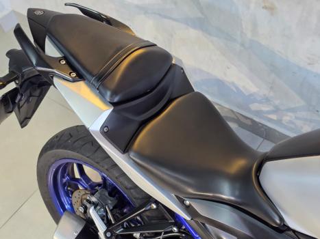YAMAHA MT-03 300 ABS, Foto 6