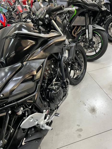 YAMAHA MT-03 300 ABS, Foto 4