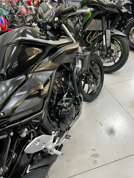 YAMAHA MT-03 300 ABS, Foto 9