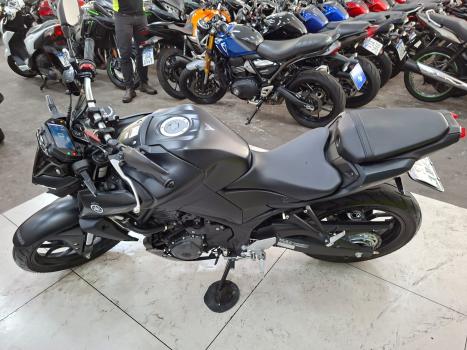 YAMAHA MT-03 300 ABS, Foto 2