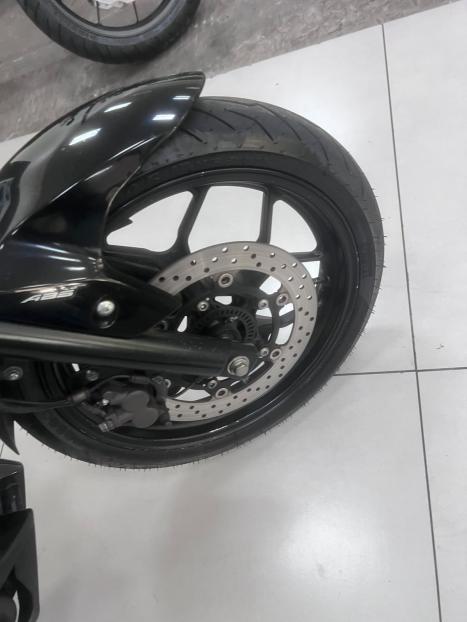 YAMAHA MT-03 300 ABS, Foto 4