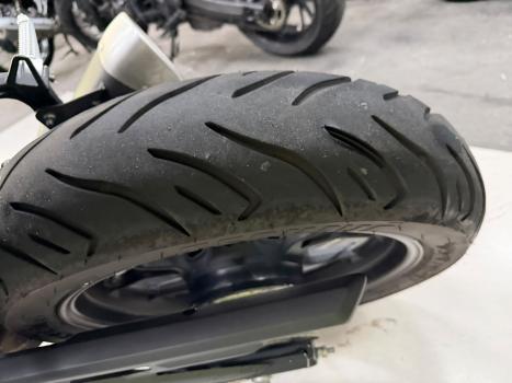 YAMAHA MT-03 300 ABS, Foto 4