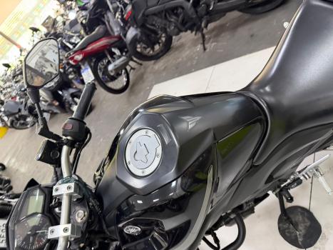 YAMAHA MT-03 300 ABS, Foto 5