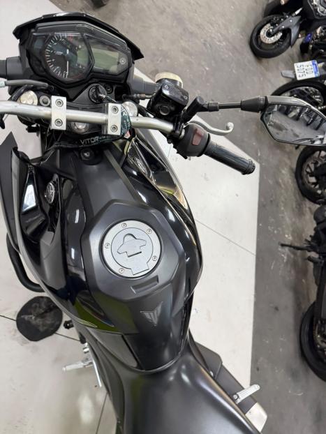 YAMAHA MT-03 300 ABS, Foto 6