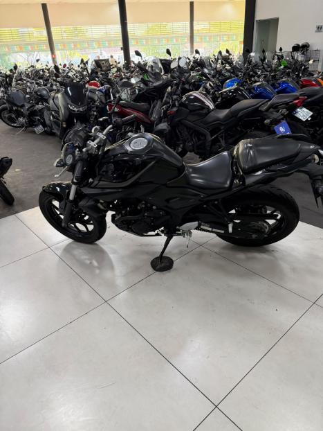 YAMAHA MT-03 300 ABS, Foto 8