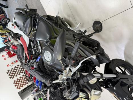 YAMAHA MT-03 300 ABS, Foto 9