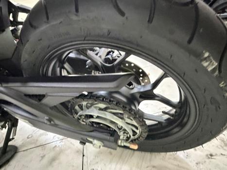 YAMAHA MT-03 300 ABS, Foto 6