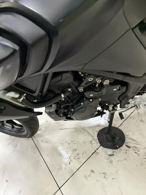 YAMAHA MT-03 300 ABS, Foto 10