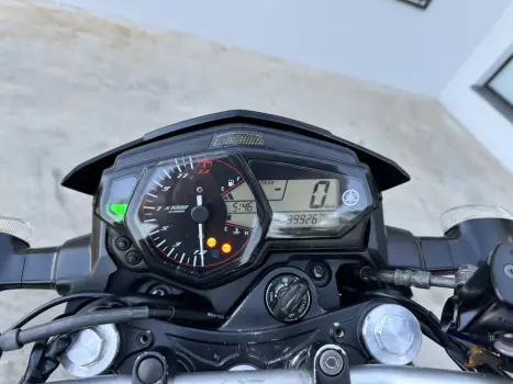 YAMAHA MT-03 300 ABS, Foto 2
