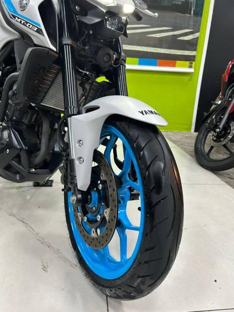 YAMAHA MT-03 300 ABS, Foto 7