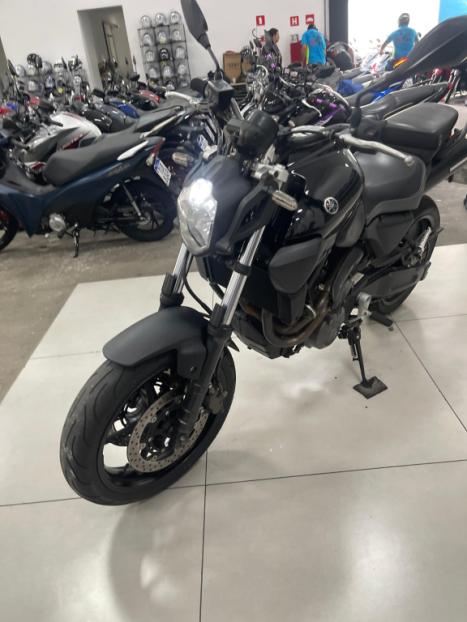 YAMAHA MT-03 660 , Foto 3