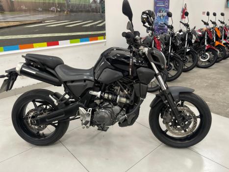 YAMAHA MT-03 660 , Foto 4