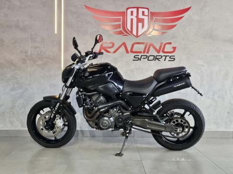YAMAHA MT-03 660 , Foto 2