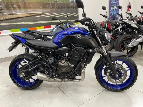 YAMAHA MT-07 700 , Foto 14