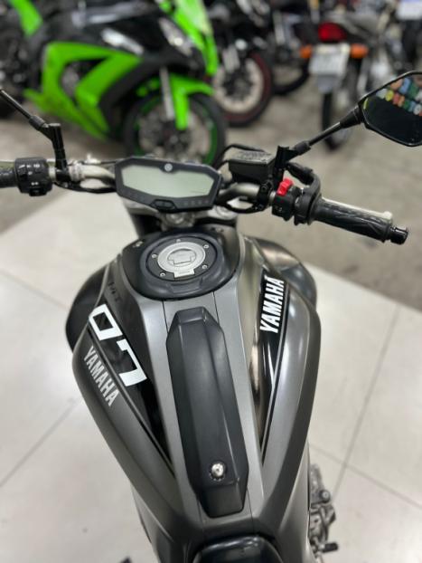 YAMAHA MT-07 700 , Foto 8