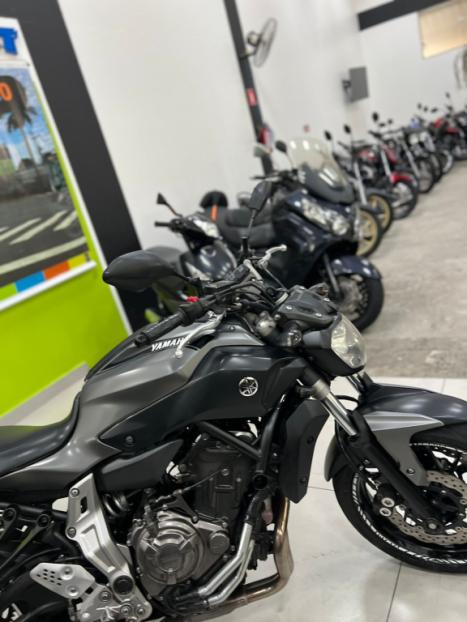 YAMAHA MT-07 700 , Foto 11