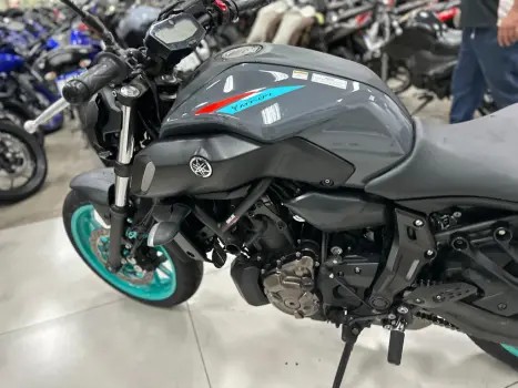 YAMAHA MT-07 700 ABS, Foto 4
