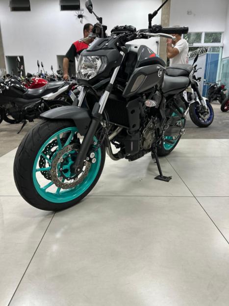 YAMAHA MT-07 700 ABS, Foto 8