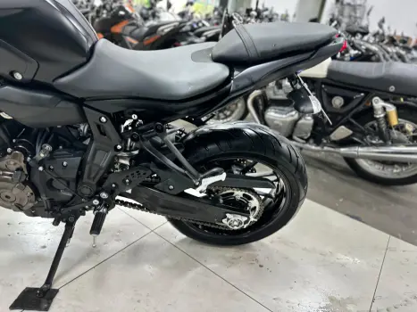 YAMAHA MT-07 700 ABS, Foto 2