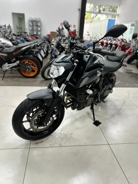 YAMAHA MT-07 700 ABS, Foto 6