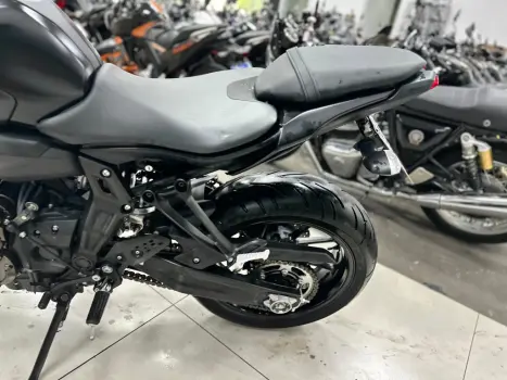 YAMAHA MT-07 700 ABS, Foto 8