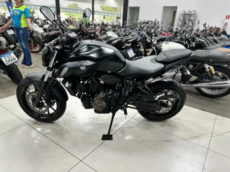 YAMAHA MT-07 700 ABS, Foto 10