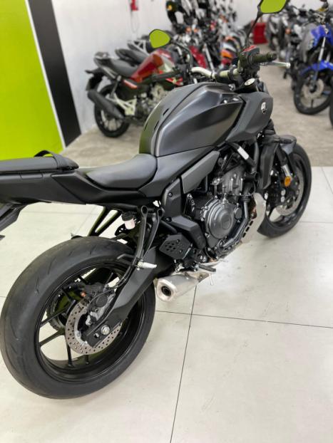 YAMAHA MT-07 700 ABS, Foto 3