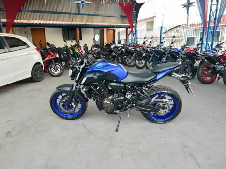 YAMAHA MT-07 700 ABS, Foto 3