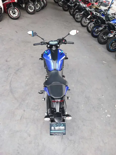 YAMAHA MT-07 700 ABS, Foto 4
