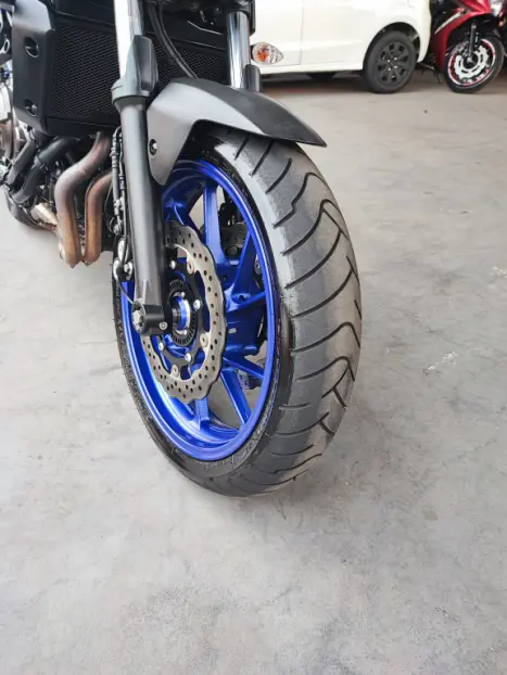 YAMAHA MT-07 700 ABS, Foto 8