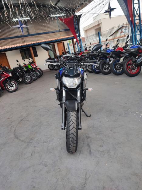 YAMAHA MT-07 700 ABS, Foto 10