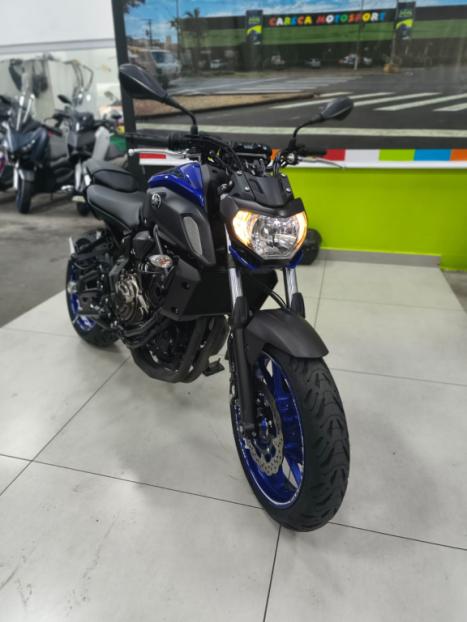 YAMAHA MT-07 700 ABS, Foto 6