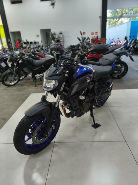 YAMAHA MT-07 700 ABS, Foto 3 YAMAHA MT-07 700 ABS, Foto 3