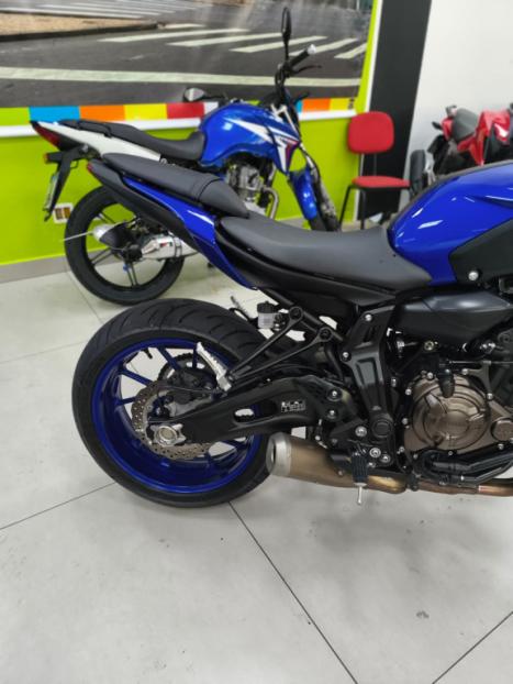 YAMAHA MT-07 700 ABS, Foto 4 YAMAHA MT-07 700 ABS, Foto 4