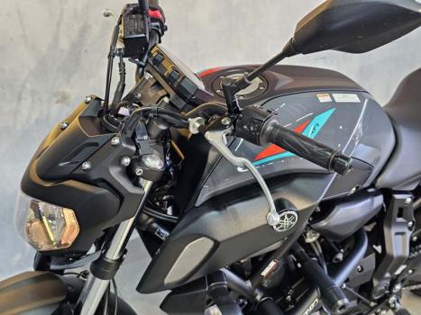 YAMAHA MT-07 700 ABS, Foto 3