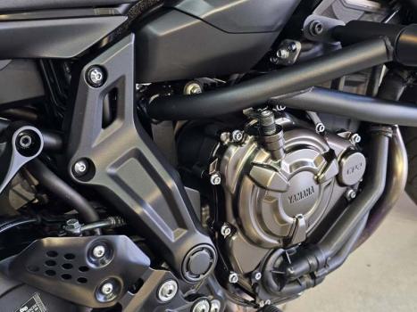 YAMAHA MT-07 700 ABS, Foto 9